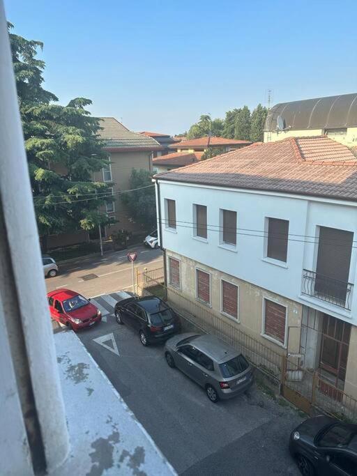 Appartamento Vicino Al Duomo Con Parcheggio Privato Padova Bagian luar foto