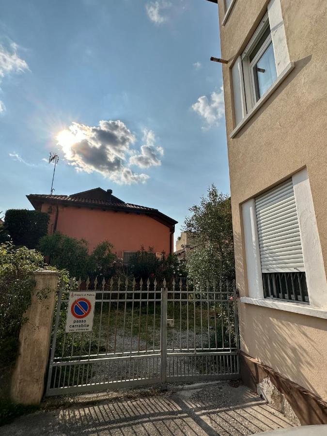 Appartamento Vicino Al Duomo Con Parcheggio Privato Padova Bagian luar foto